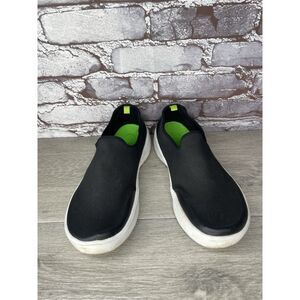 OOFOS OOmg eeZee Black White Slip On Recovery Shoes Canvas Women Sz 8.5M US/39.5